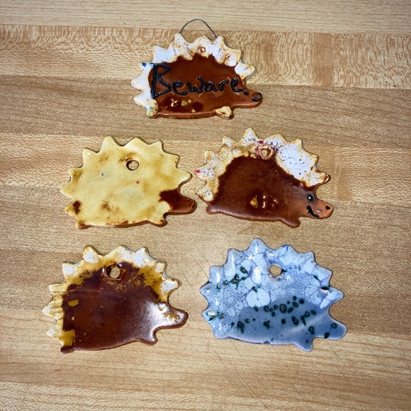 Hedgehog cage sign / ornament - Picture 2 of 4